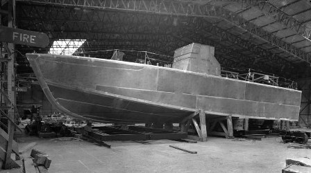 Dark%20Scout%20clearly%20showing%20her%20all%20welded%20aliuminium%20hull